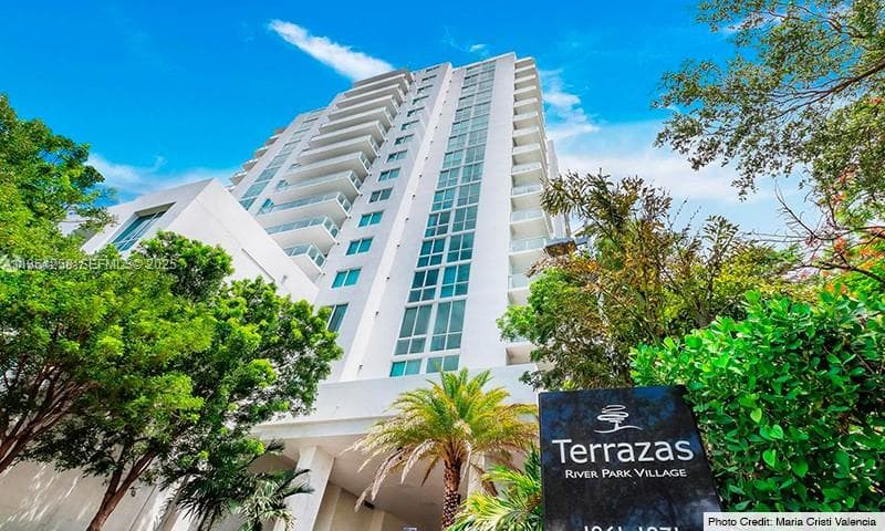 1861 NW North River Dr # 11, Miami, FL 33125 — zdjęcie 2