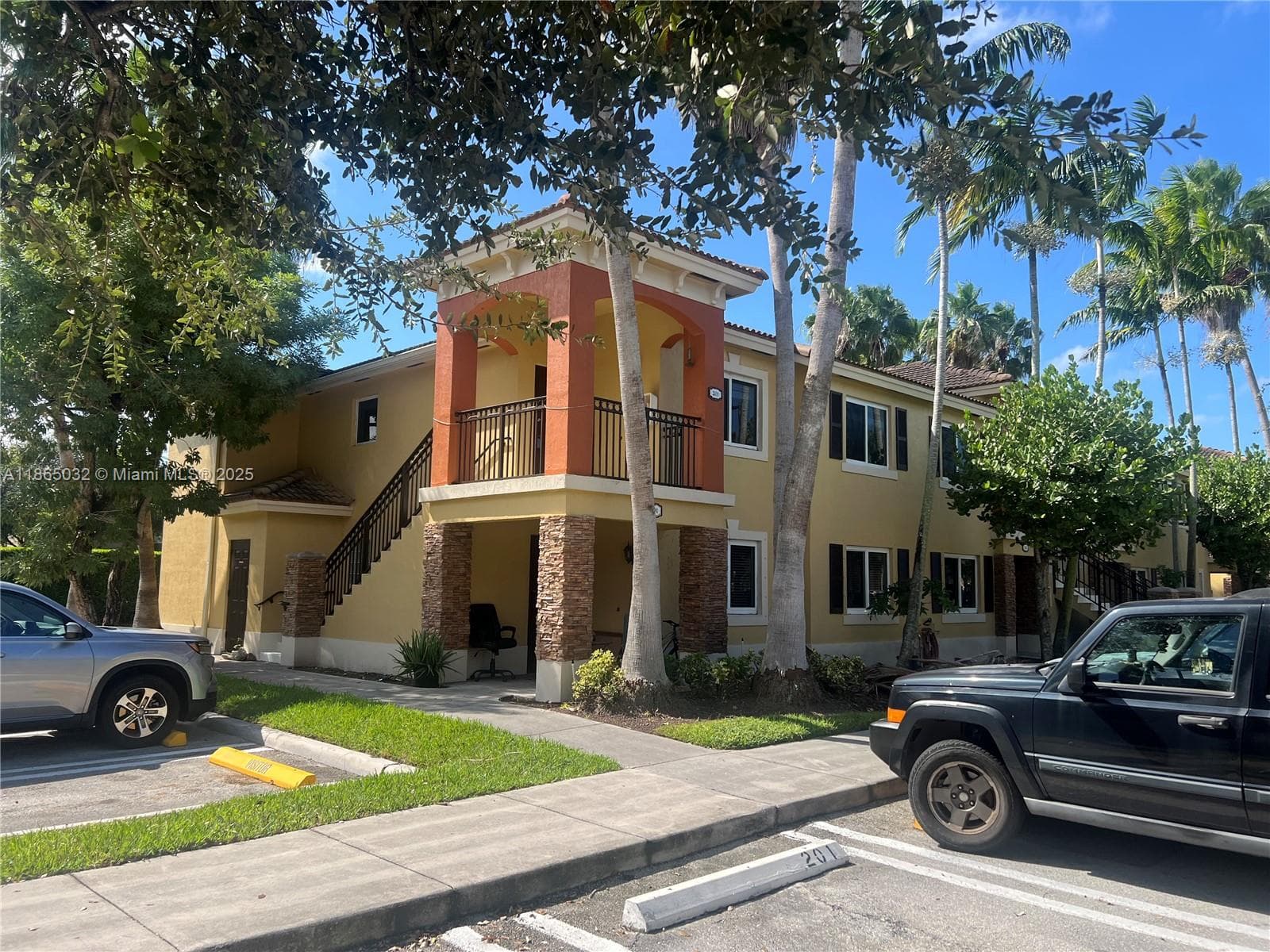 3390 NE 9th St # 201, Homestead, FL 33033