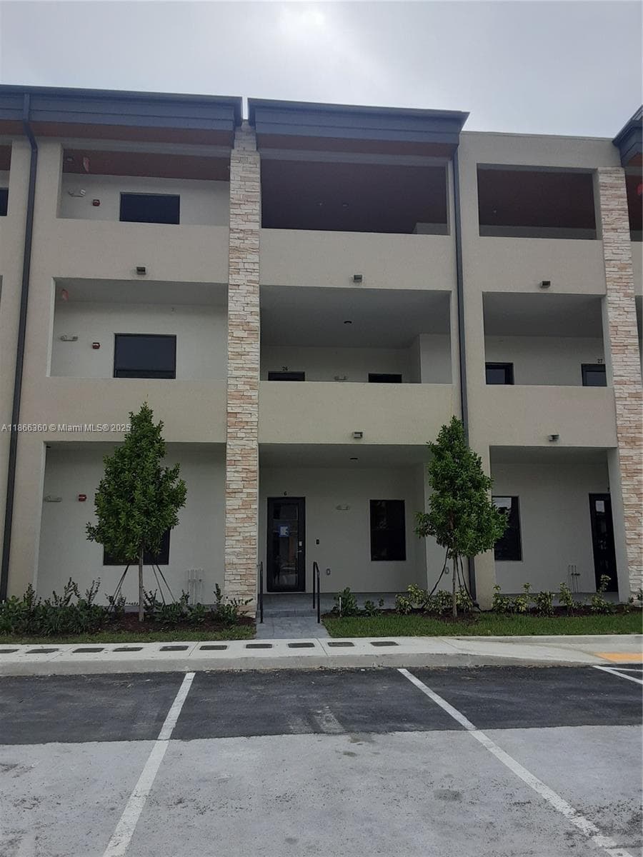 8175 NW 104th Ave # 35, Doral, FL 33178 — zdjęcie 3