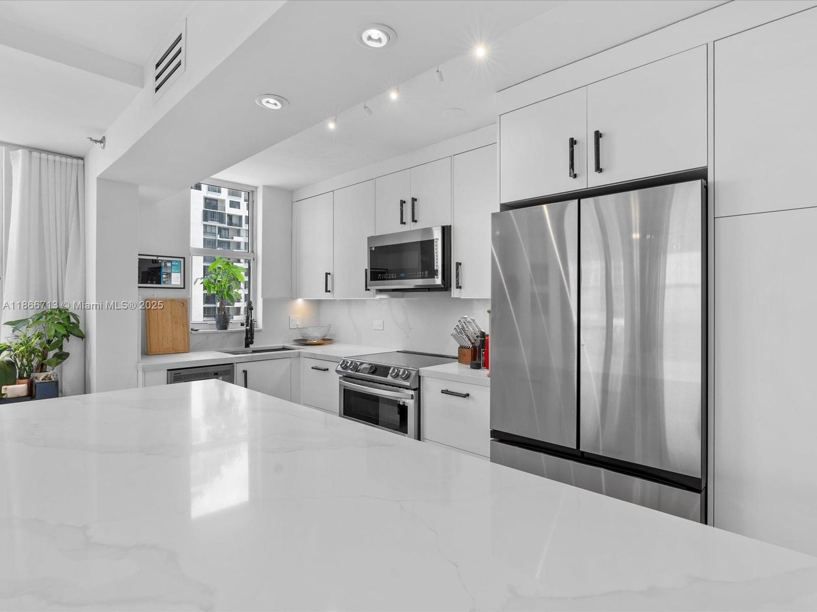 770 Claughton Island Dr # 701, Miami, FL 33131 — zdjęcie 3