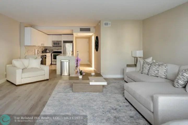 2301 Collins Avenue # 327, Miami Beach, FL 33139 — zdjęcie 2