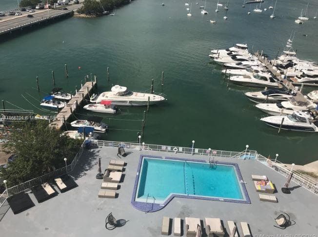 7904 West Dr # 215, North Bay Village, FL 33141