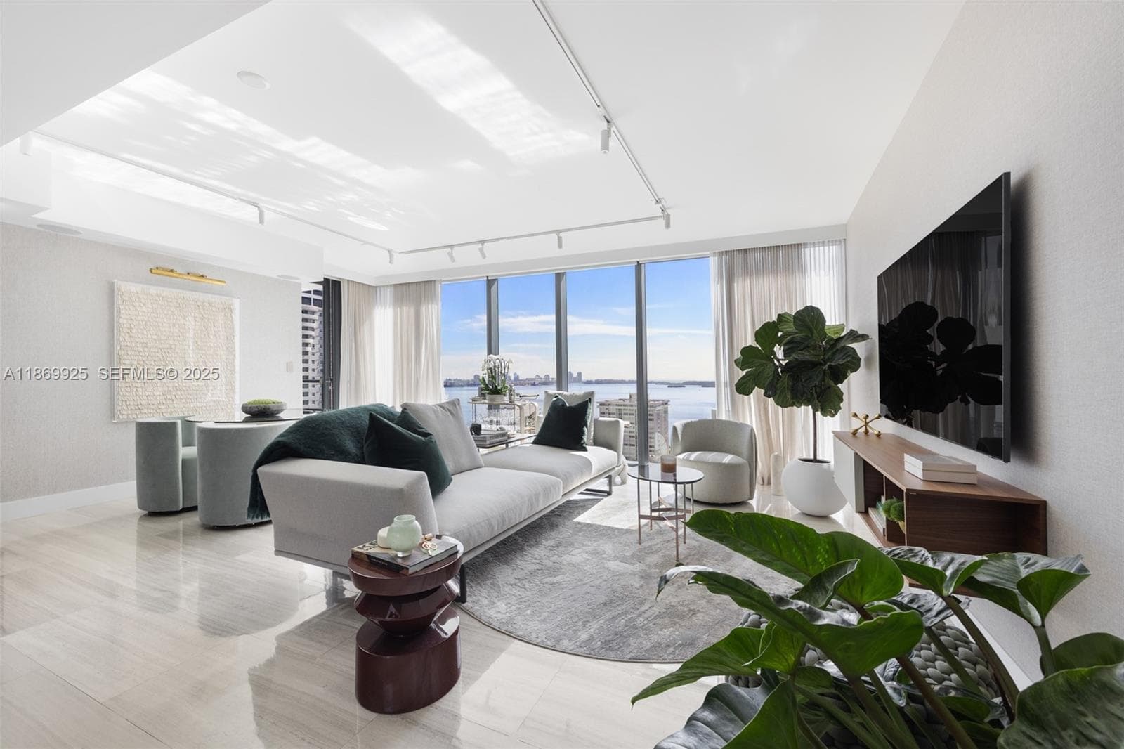 1451 Brickell Ave # 1901, Miami, FL 33131