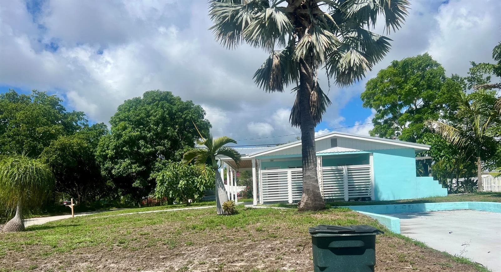 1395 NE Flora Place, Jensen Beach, FL 34957 — zdjęcie 2