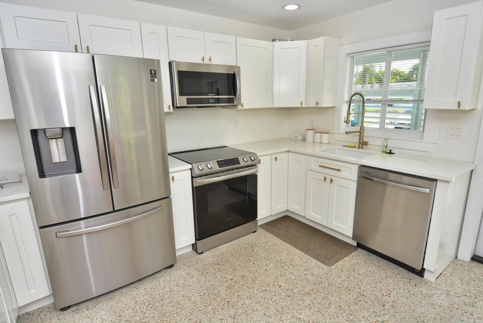 1395 NE Flora Place, Jensen Beach, FL 34957 — zdjęcie 5