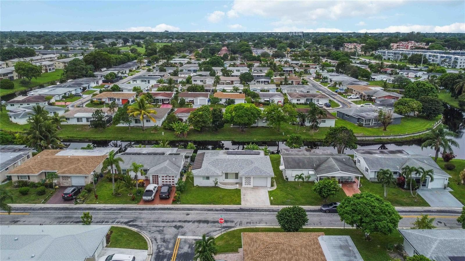 735 NW 73rd Terrace, Margate, FL 33063 — zdjęcie 2