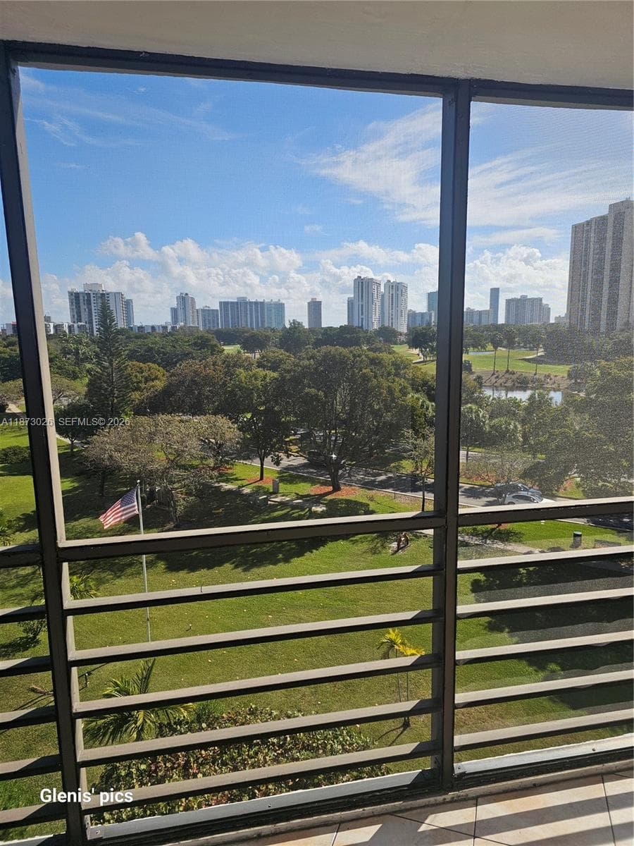 20400 W Country Club Dr # 711, Aventura, FL 33180