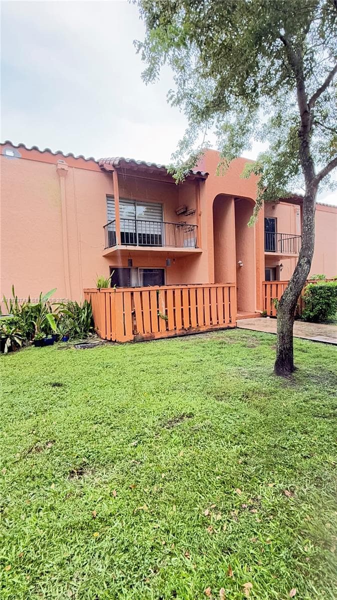 7121 Miami Lakes Dr # Q8, Miami Lakes, FL 33014
