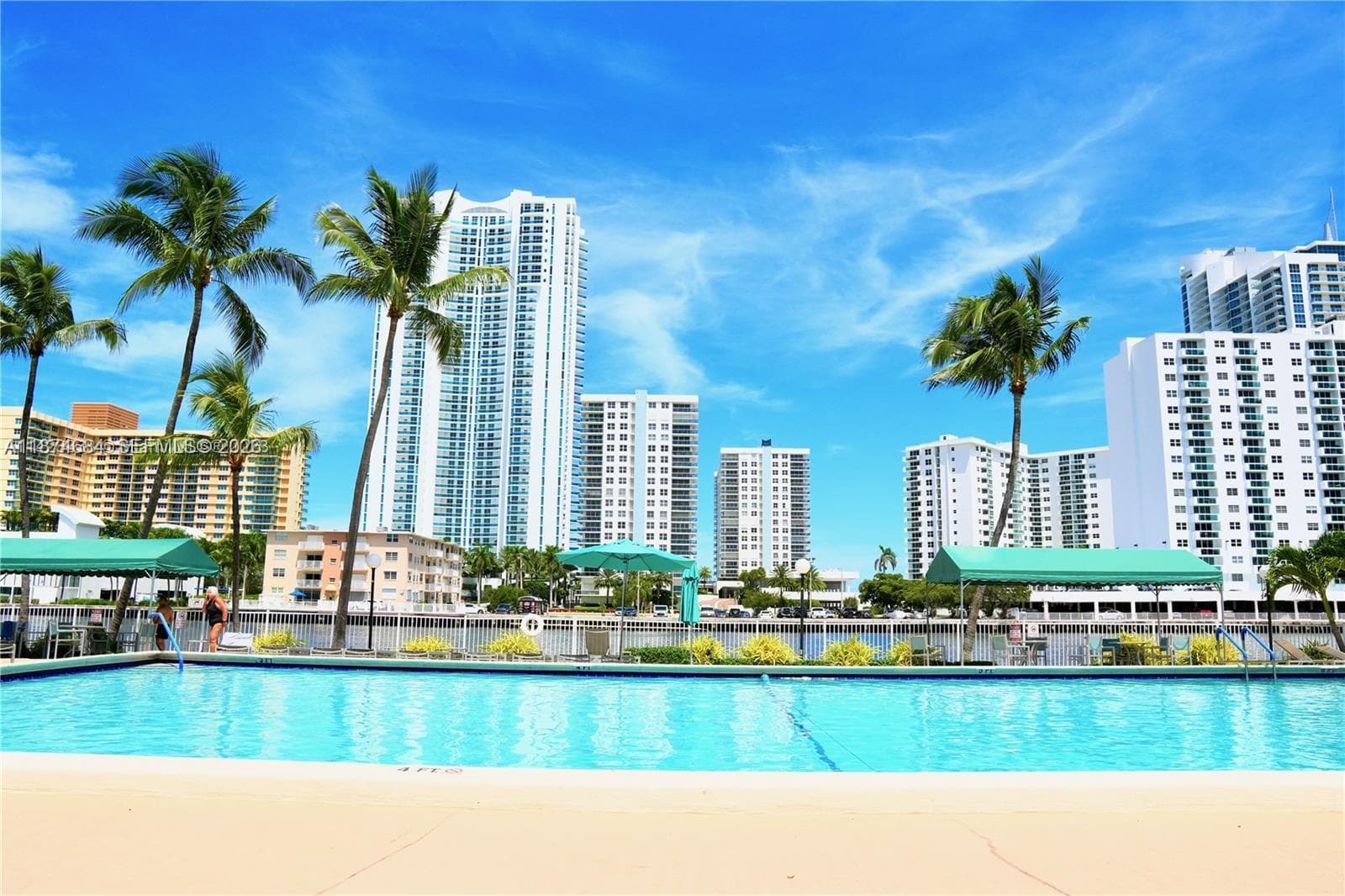 1000 Parkview Dr # 805, Hallandale Beach, FL 33009 — zdjęcie 5