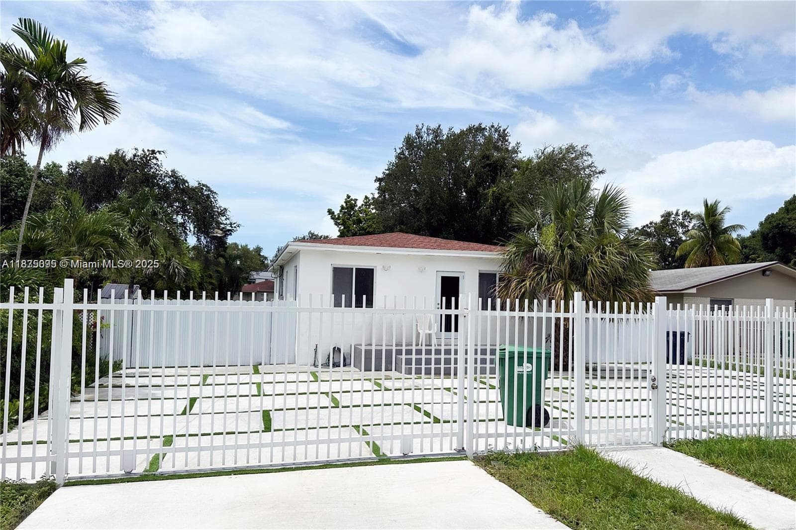 2740 NW 49th St, Miami, FL 33142 — zdjęcie 2