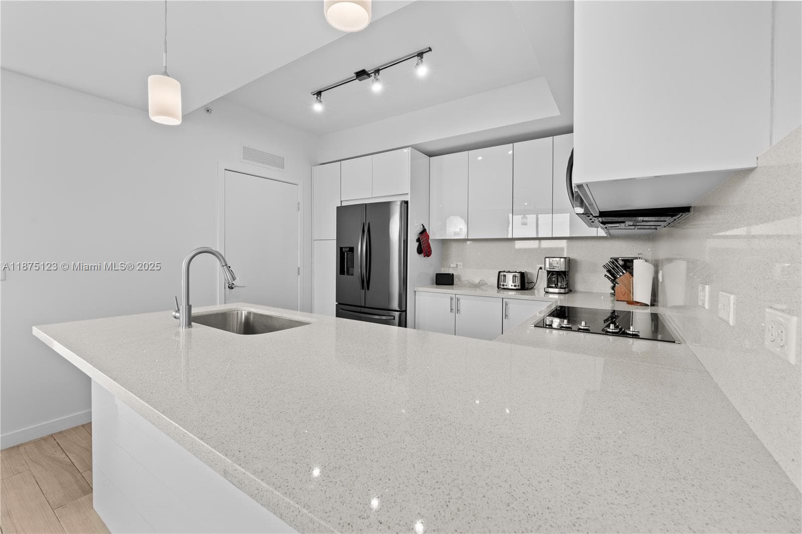 999 SW 1st Ave # 3304, Miami, FL 33130 — zdjęcie 2