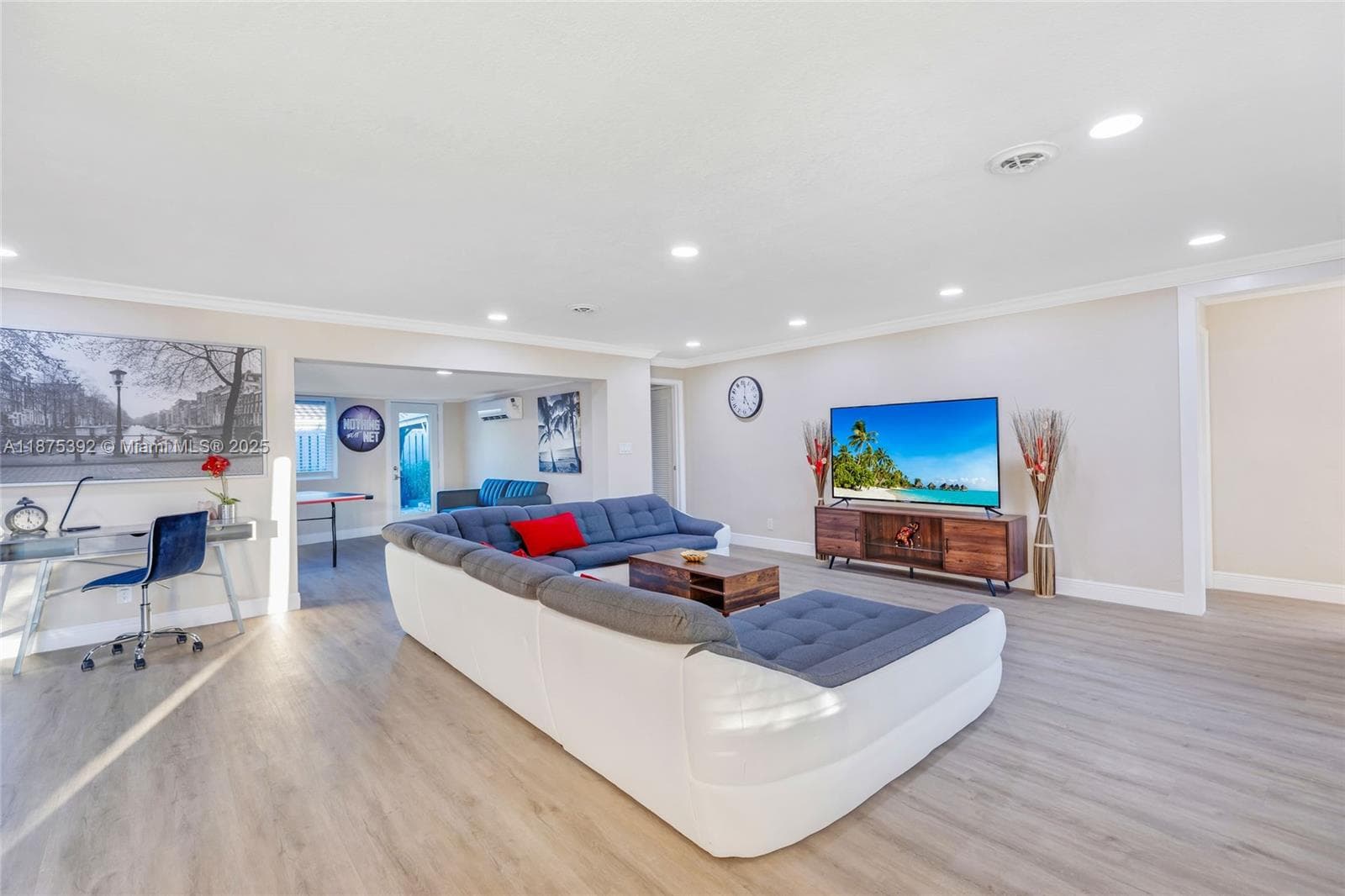 5740 NE 19th Ave, Fort Lauderdale, FL 33308 — zdjęcie 3