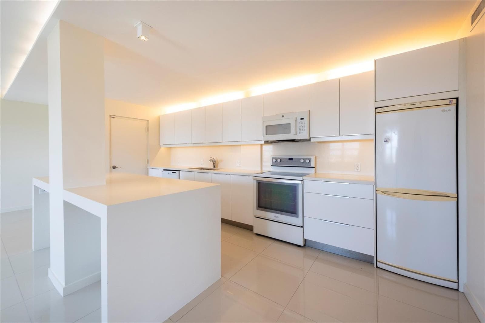 2555 NE 11th Street # 902, Fort Lauderdale, FL 33304 — zdjęcie 4