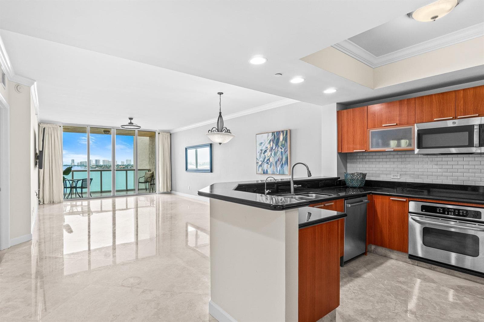 2650 Lake Shore Drive # 703, Riviera Beach, FL 33404 — zdjęcie 3