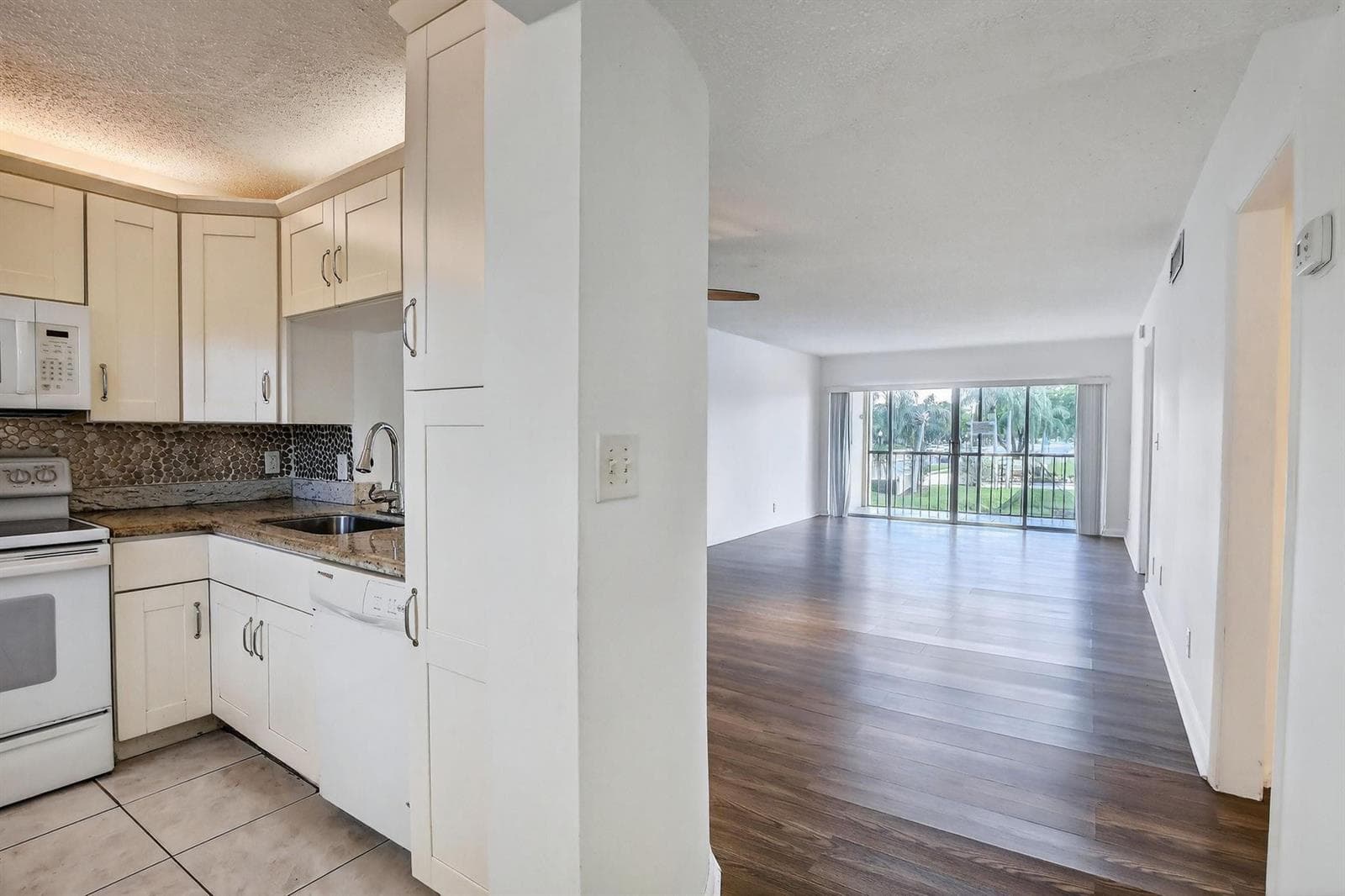 3905 N Nob Hill Road # 201, Sunrise, FL 33351 — zdjęcie 4
