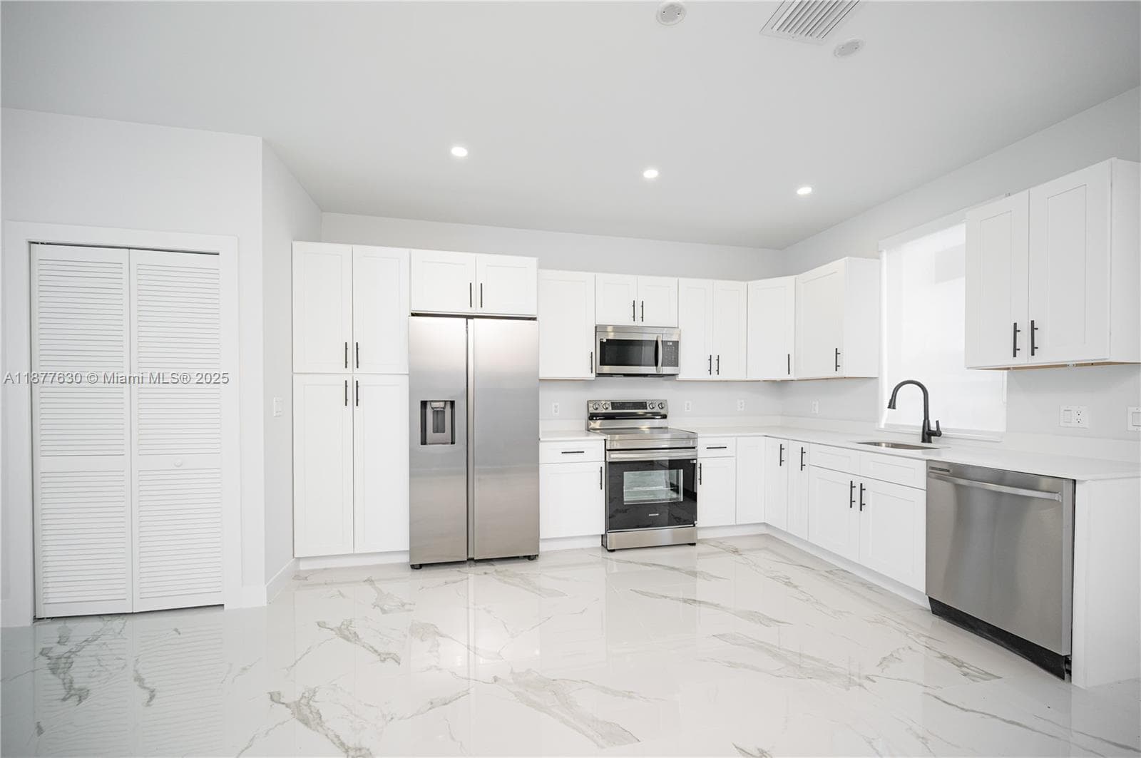 238NW 2nd St # 5, Florida City, FL 33034