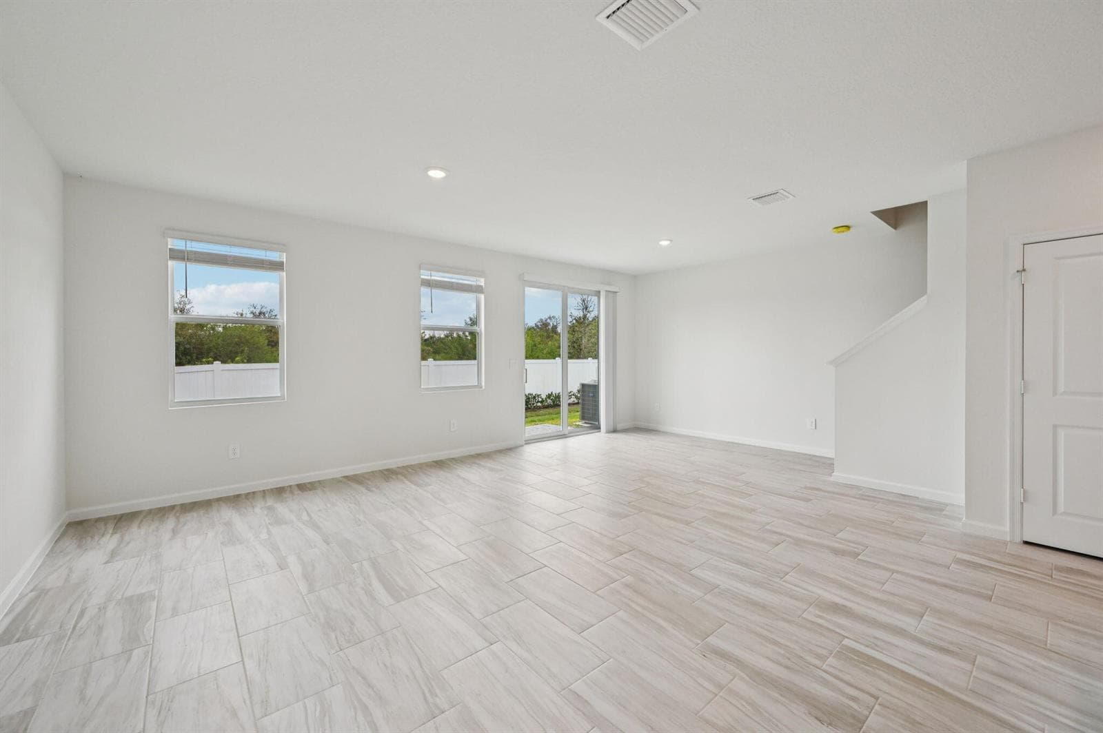568 Salisbury Circle, Fort Pierce, FL 34982 — zdjęcie 4