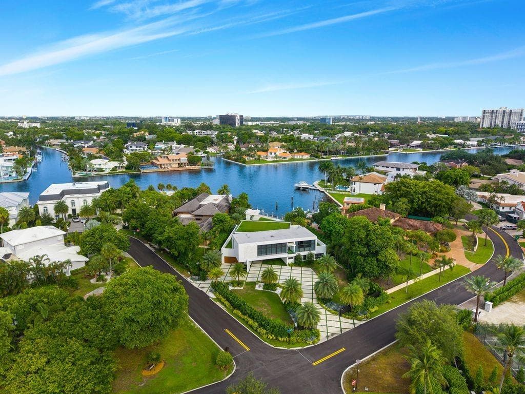 19 Gatehouse Road, Sea Ranch Lakes, FL 33308 — zdjęcie 2