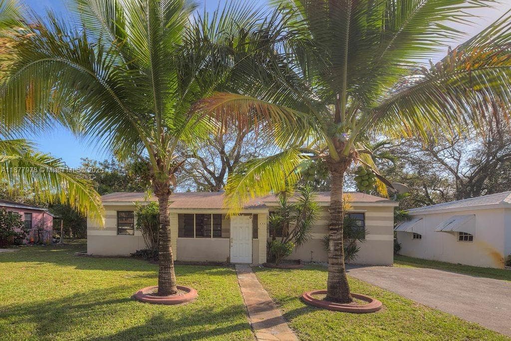 640 NE 137th St # 640, North Miami, FL 33161