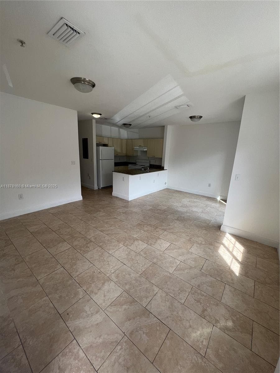 211 W 79th Pl # 302, Hialeah, FL 33014