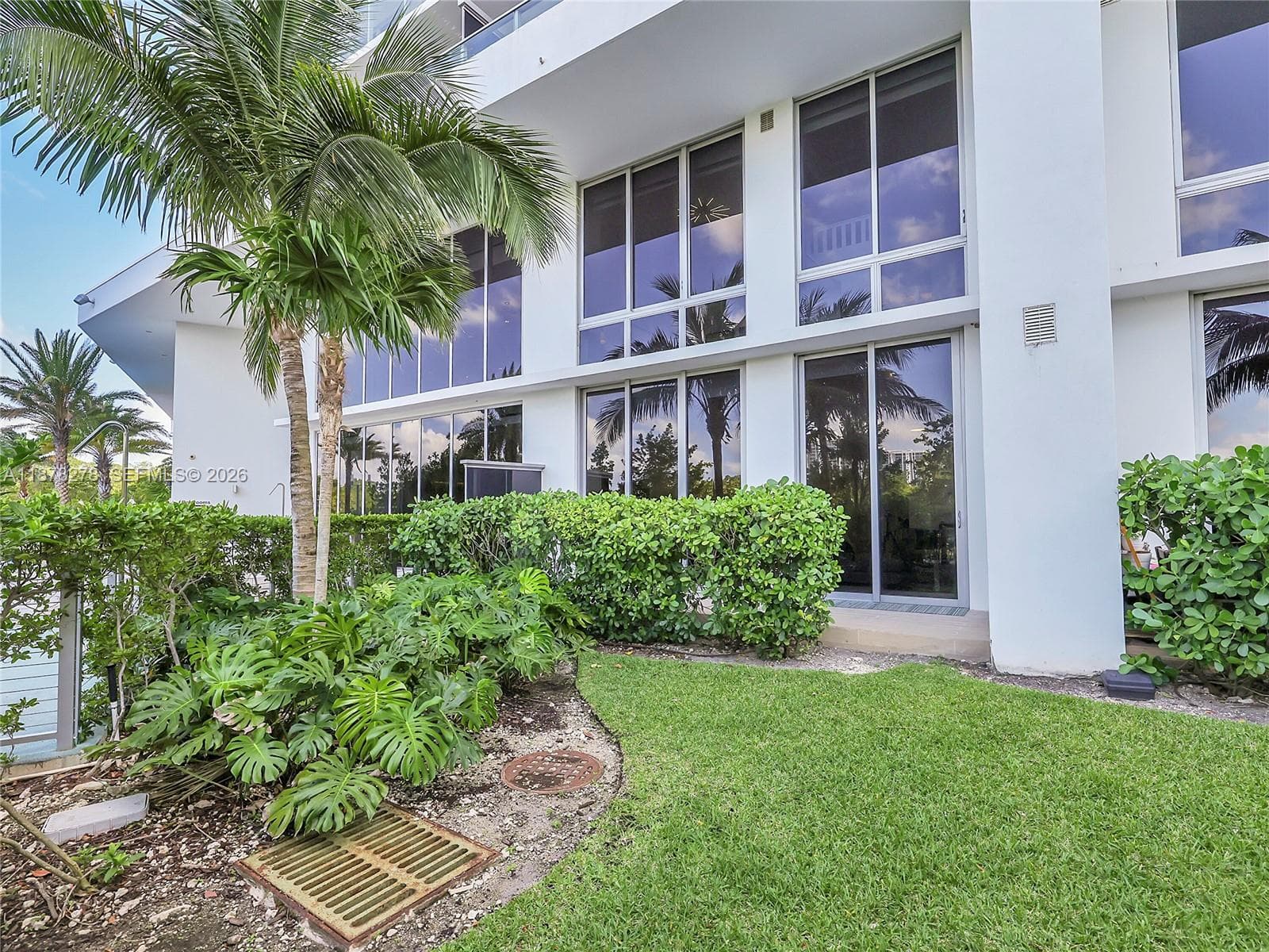 16385 Biscayne Blvd # 105, North Miami Beach, FL 33160 — zdjęcie 2