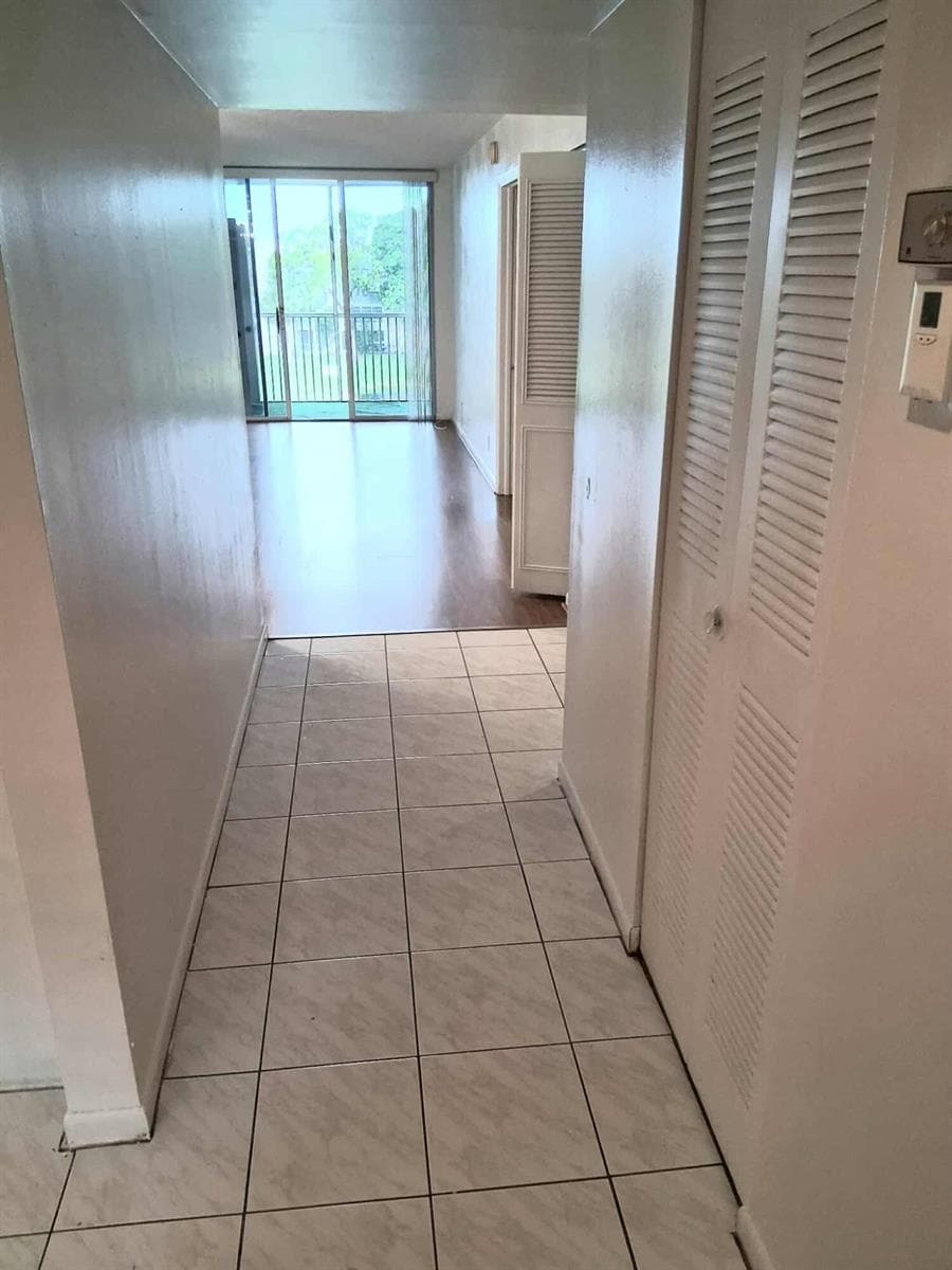 3301 NW 47th Terrace # 403, Lauderdale Lakes, FL 33319 — zdjęcie 2