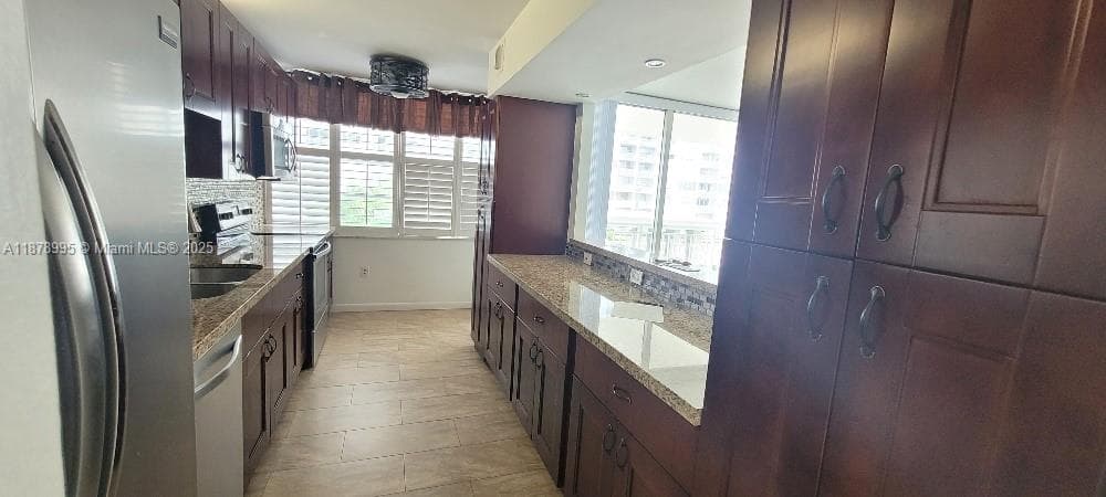 18061 Biscayne Blvd # 301, Aventura, FL 33160 — zdjęcie 3