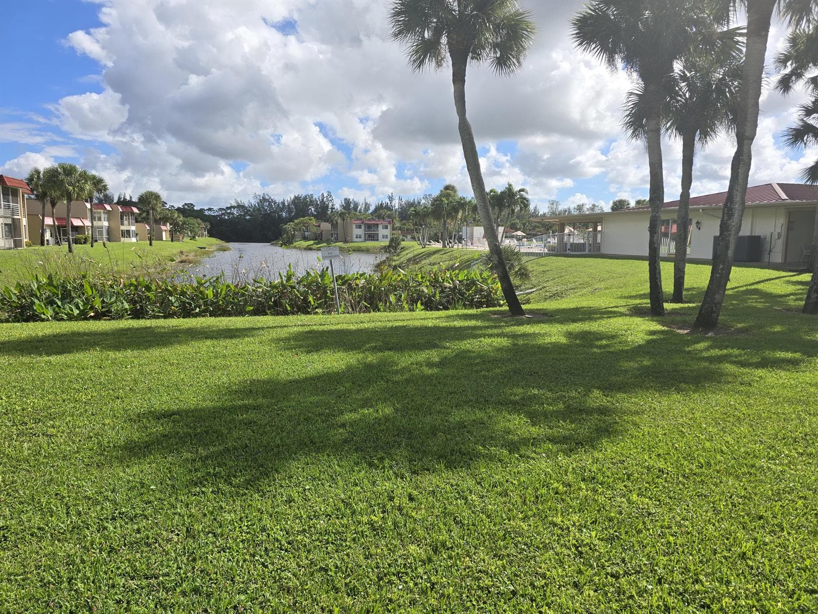 112 Lake Dora Drive, West Palm Beach, FL 33411 — zdjęcie 2