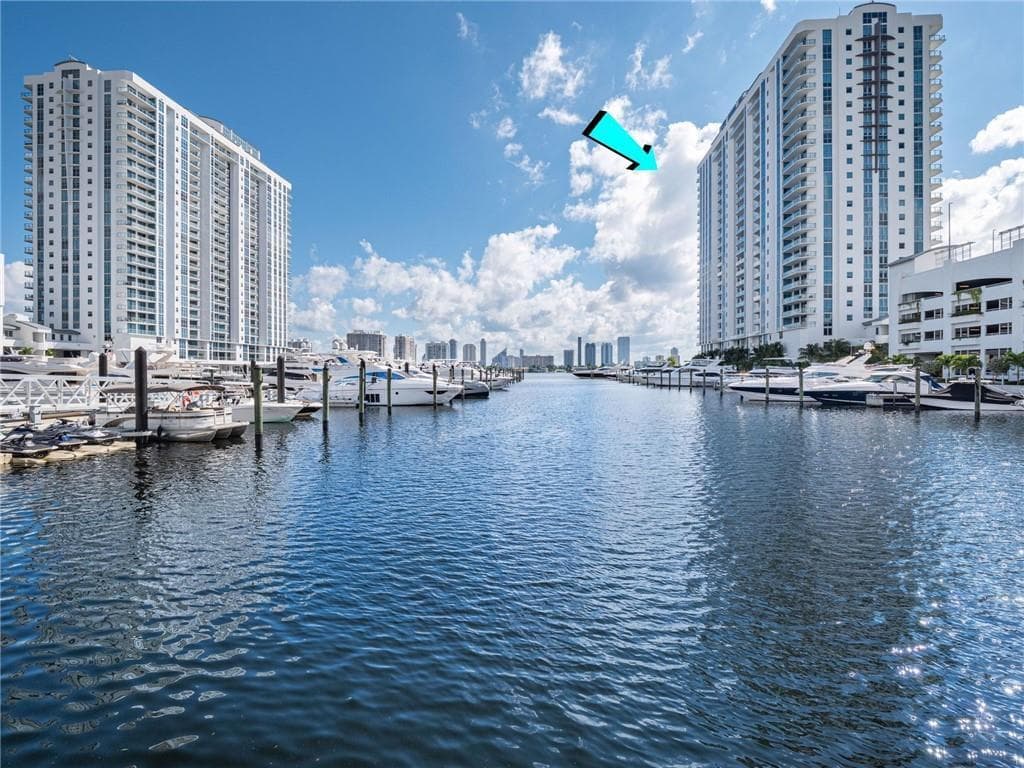 17111 Biscayne Boulevard # 2105 + 1 BOAT SLIP 100 ft, North Miami Beach, FL 33160 — zdjęcie 2