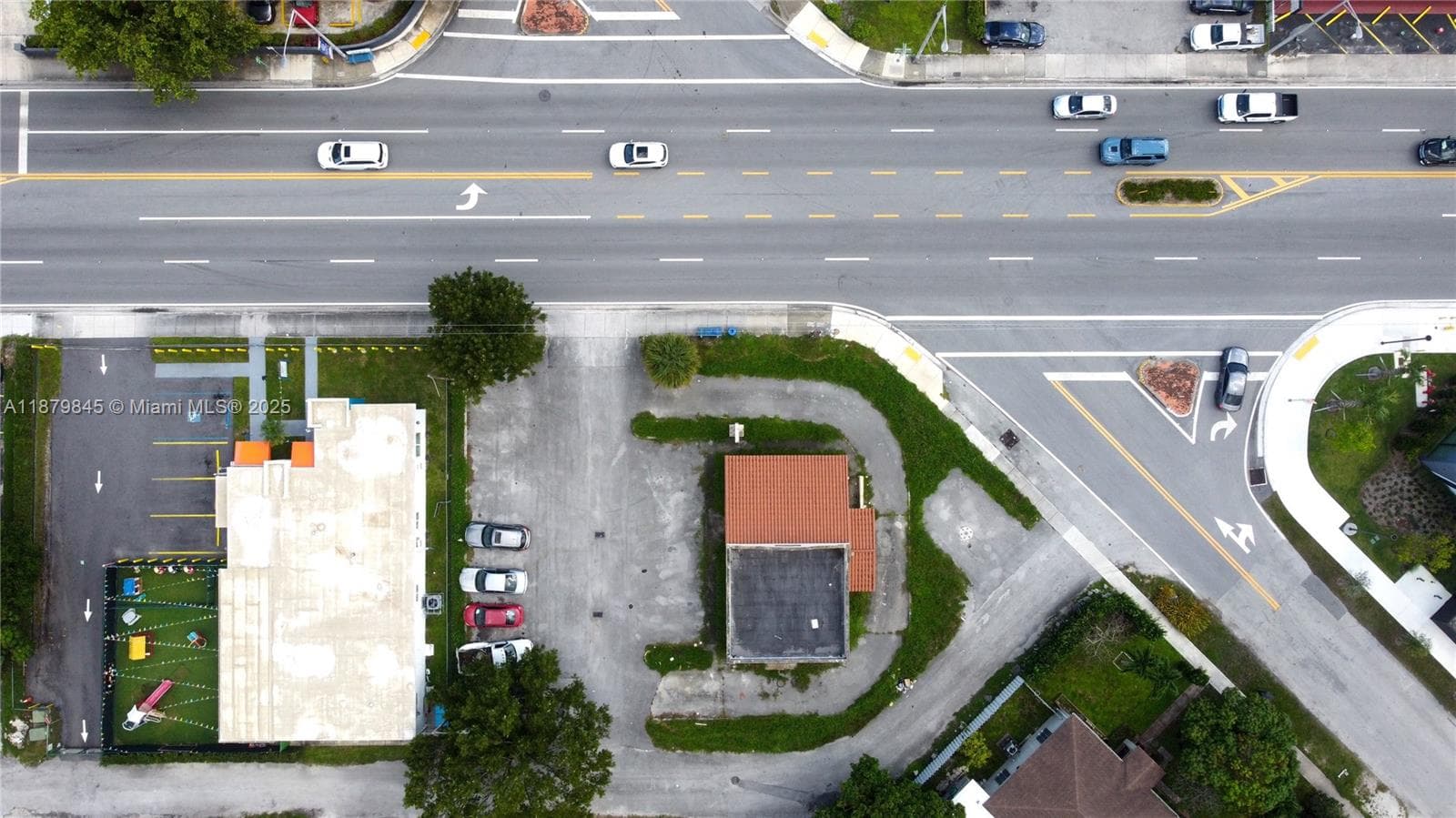 14100 W Dixie Hwy, North Miami, FL 33161 — zdjęcie 2