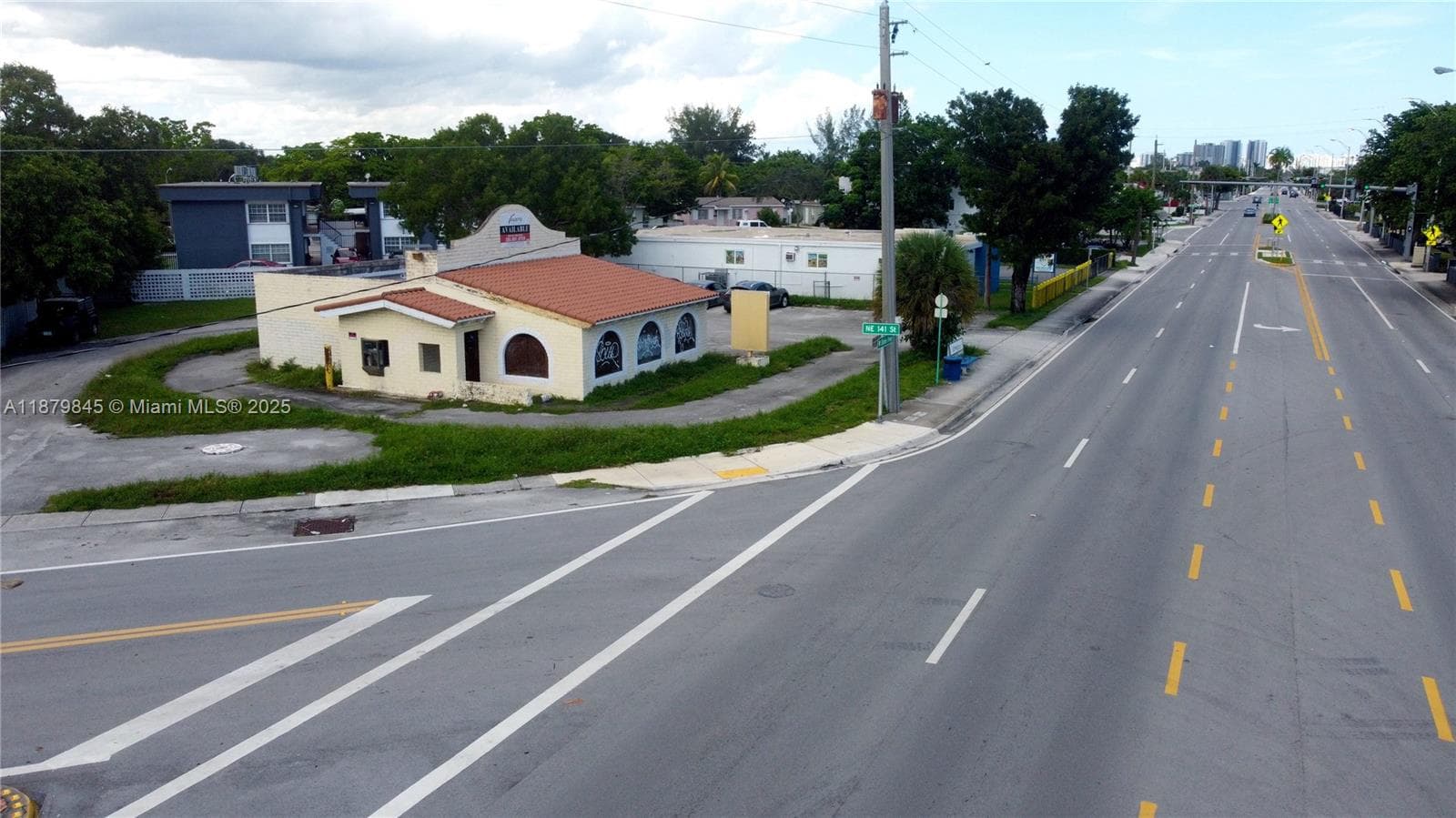 14100 W Dixie Hwy, North Miami, FL 33161 — zdjęcie 5