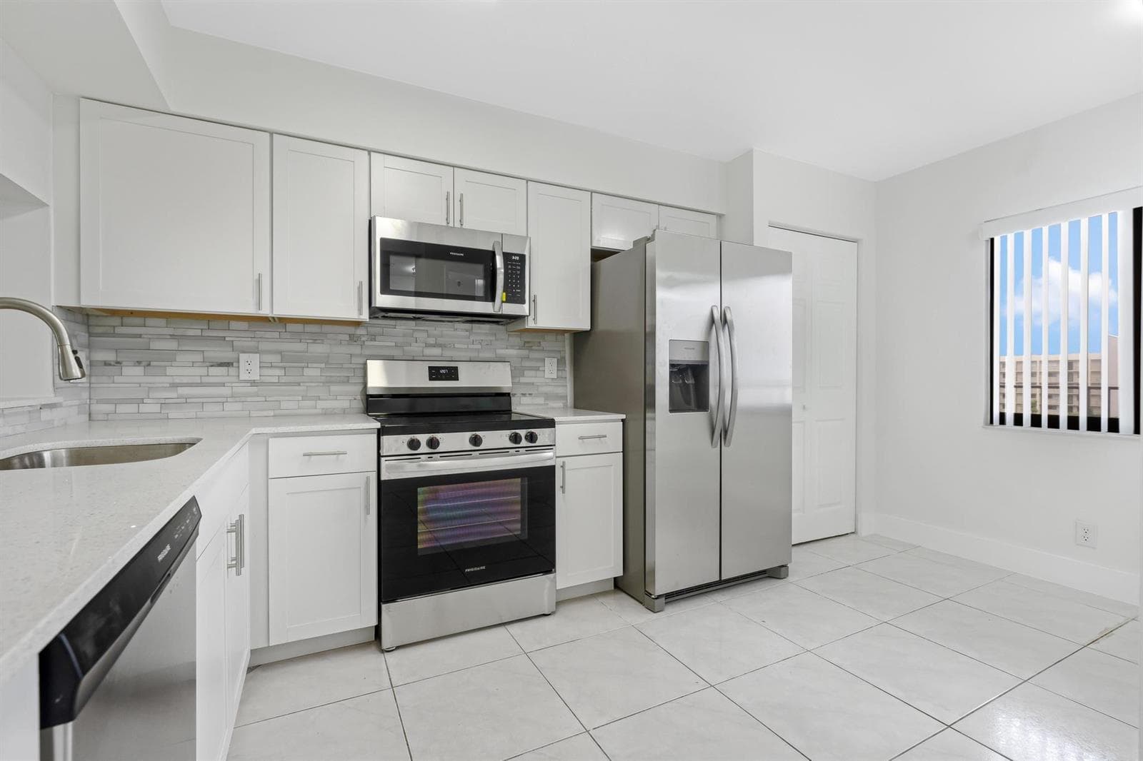 2200 S Cypress Bend Drive # 805, Pompano Beach, FL 33069 — zdjęcie 2