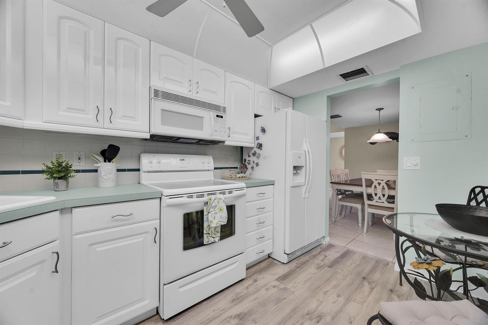 3492 NE Causeway Boulevard # 103, Jensen Beach, FL 34957 — zdjęcie 2