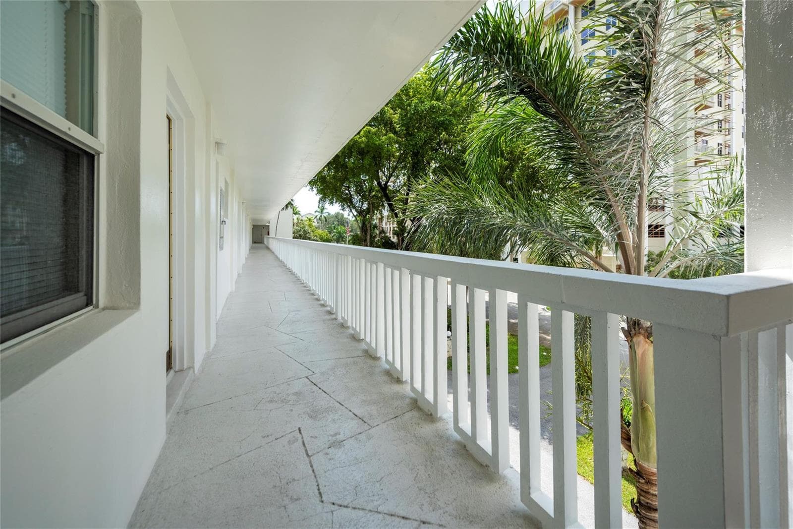 2555 NE 11th Street # 302, Fort Lauderdale, FL 33304 — zdjęcie 3