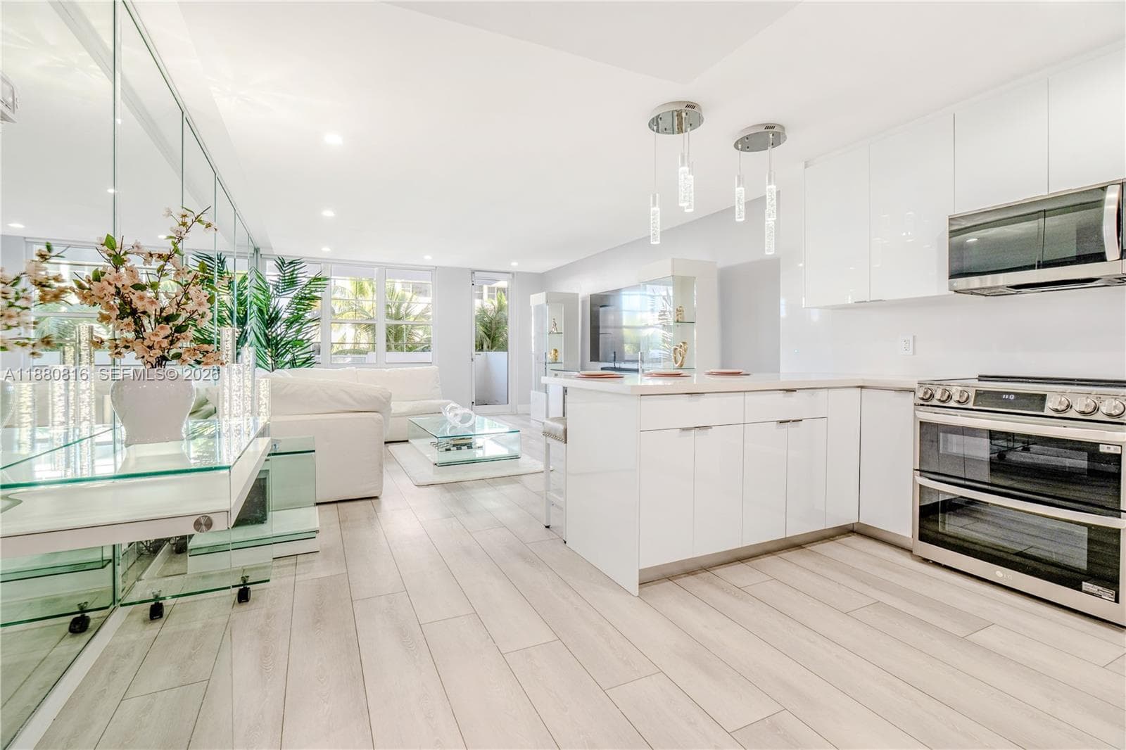 100 Lincoln Rd # 323, Miami Beach, FL 33139 — zdjęcie 4