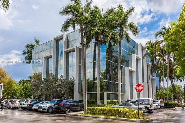 16855 NE 2 AVE # N104, North Miami Beach, FL 33162 — zdjęcie 3