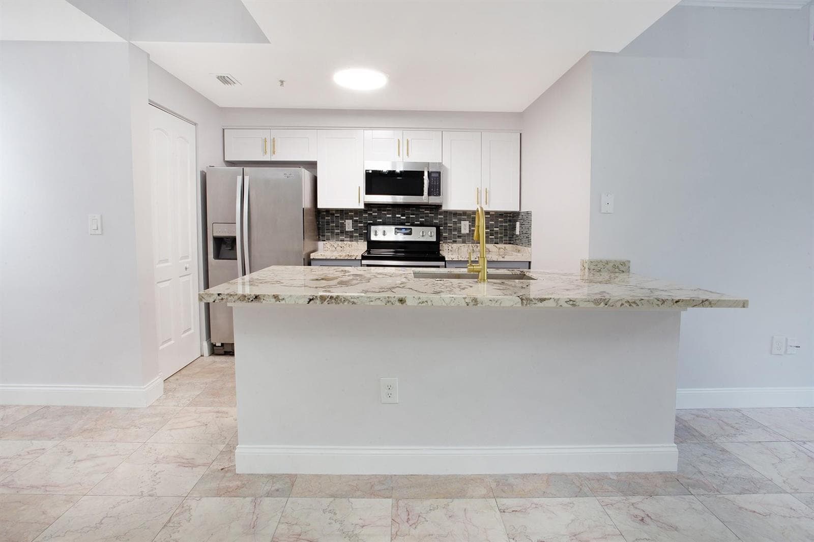 5860 W Sample Road # 204, Coral Springs, FL 33067 — zdjęcie 2