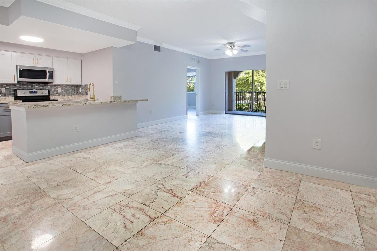 5860 W Sample Road # 204, Coral Springs, FL 33067 — zdjęcie 3