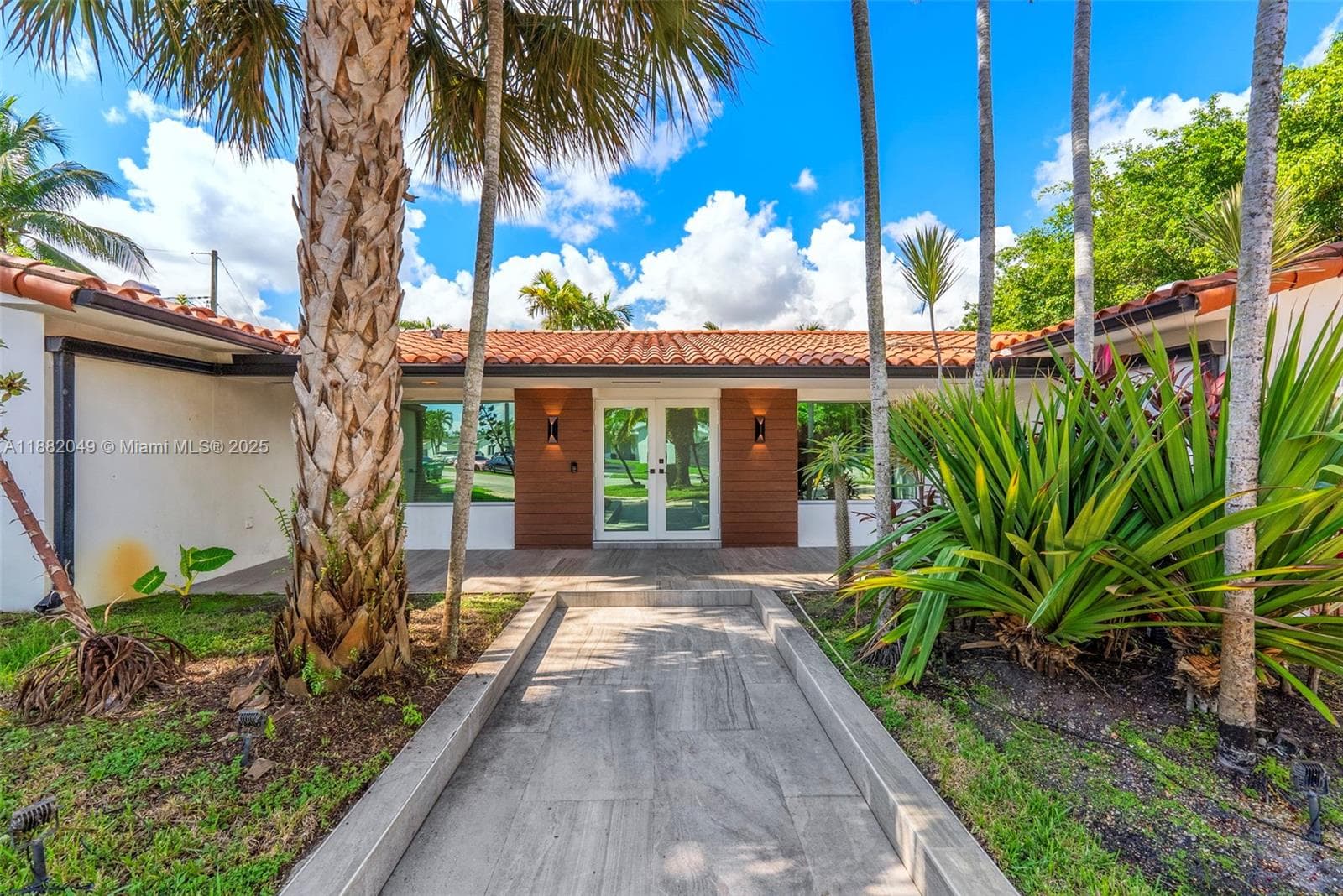 21000 NE 18th Ct, Miami, FL 33179 — zdjęcie 2