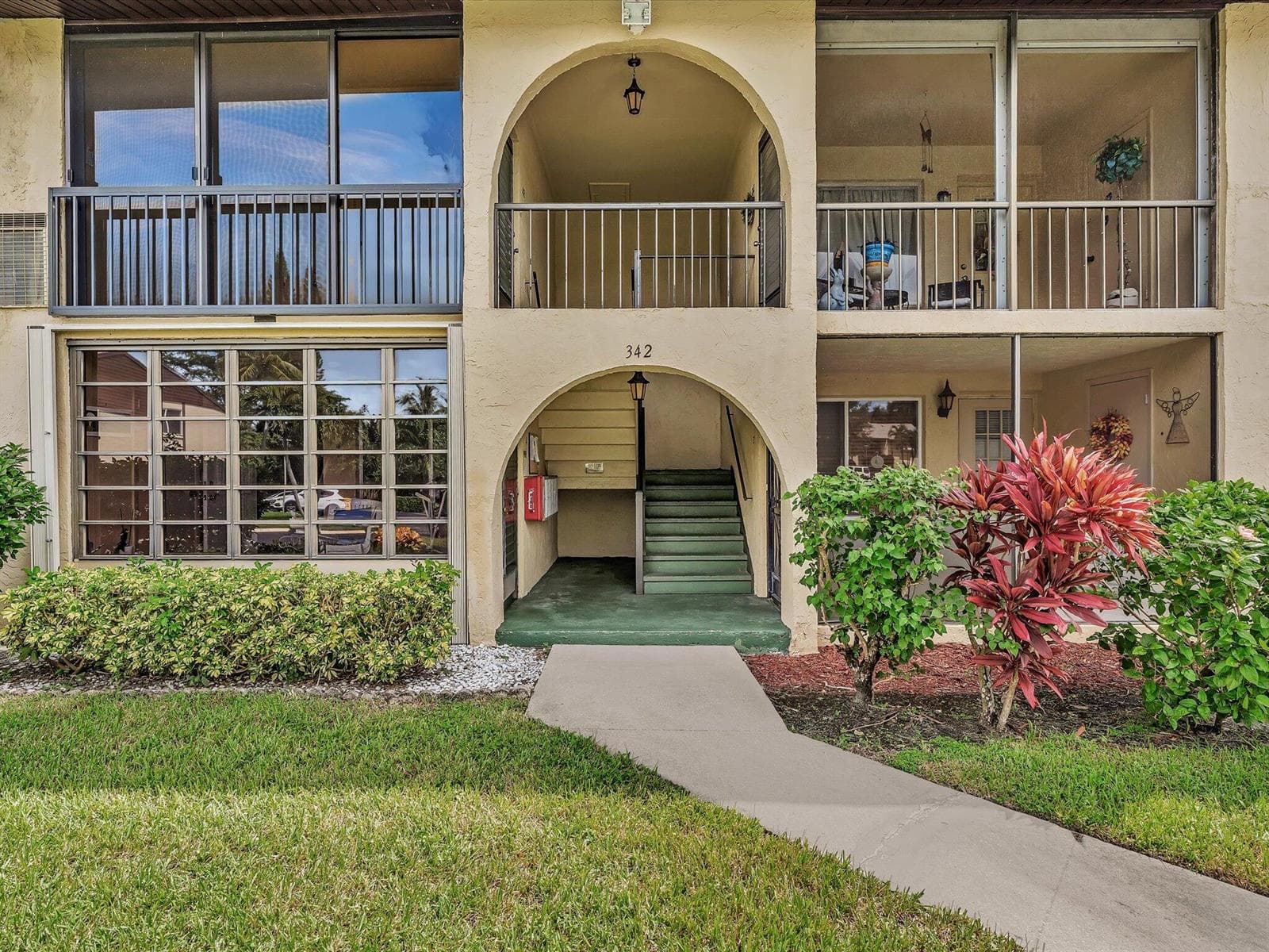 342 Pine Ridge Circle # D-2, FL 33463 — zdjęcie 3