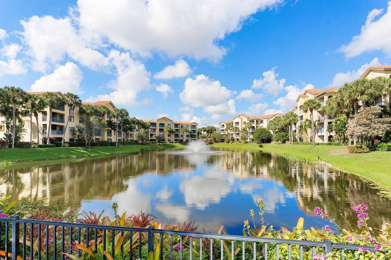 700 Uno Lago Drive # 303, Juno Beach, FL 33408