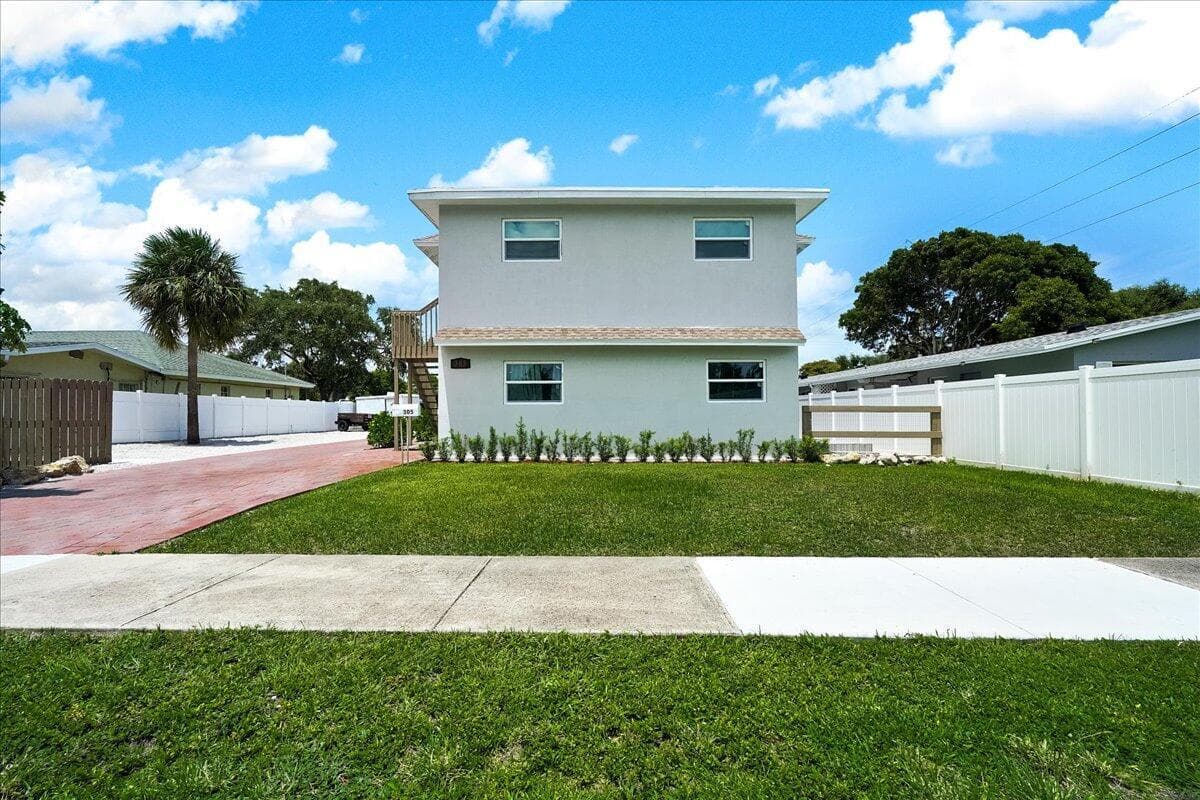 305 Cypress Drive E # 1,2,3,4,5, Lake Park, FL 33403 — zdjęcie 2