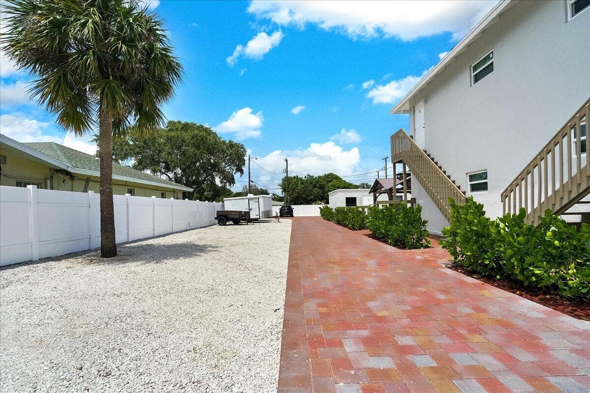 305 Cypress Drive E # 1,2,3,4,5, Lake Park, FL 33403 — zdjęcie 5