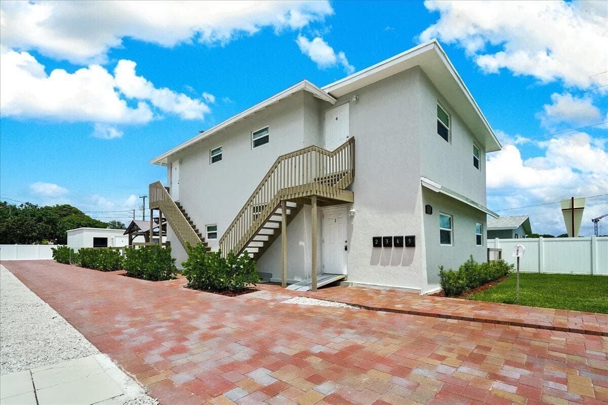305 Cypress Drive E # 1,2,3,4,5, Lake Park, FL 33403 — zdjęcie 4