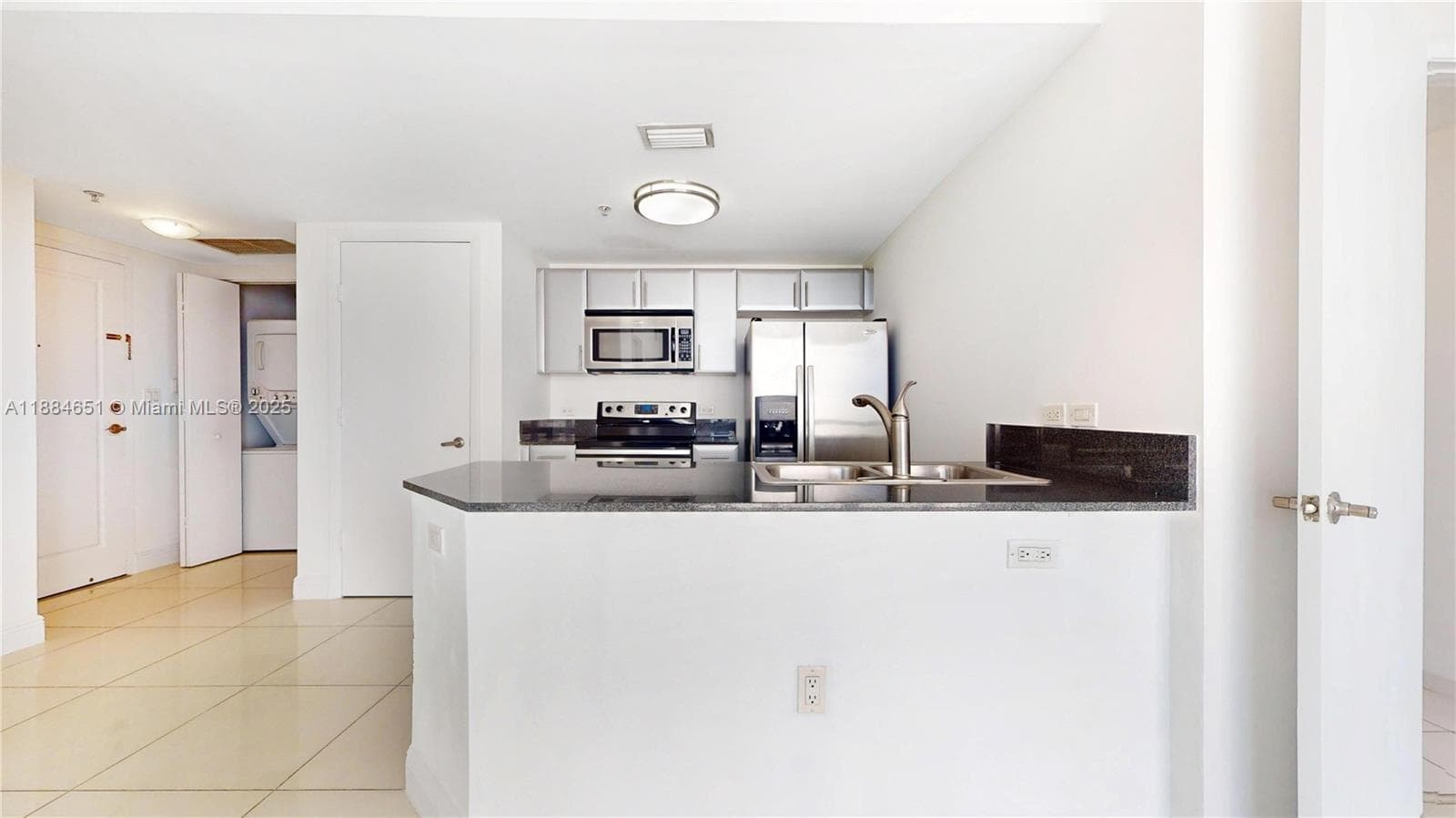 1871 NW S River Dr # 1205, Miami, FL 33125 — zdjęcie 4