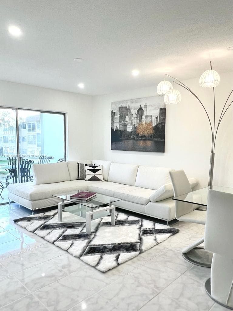 5051 W Oakland Park Blvd # 204, Lauderdale Lakes, FL 33313 — zdjęcie 5