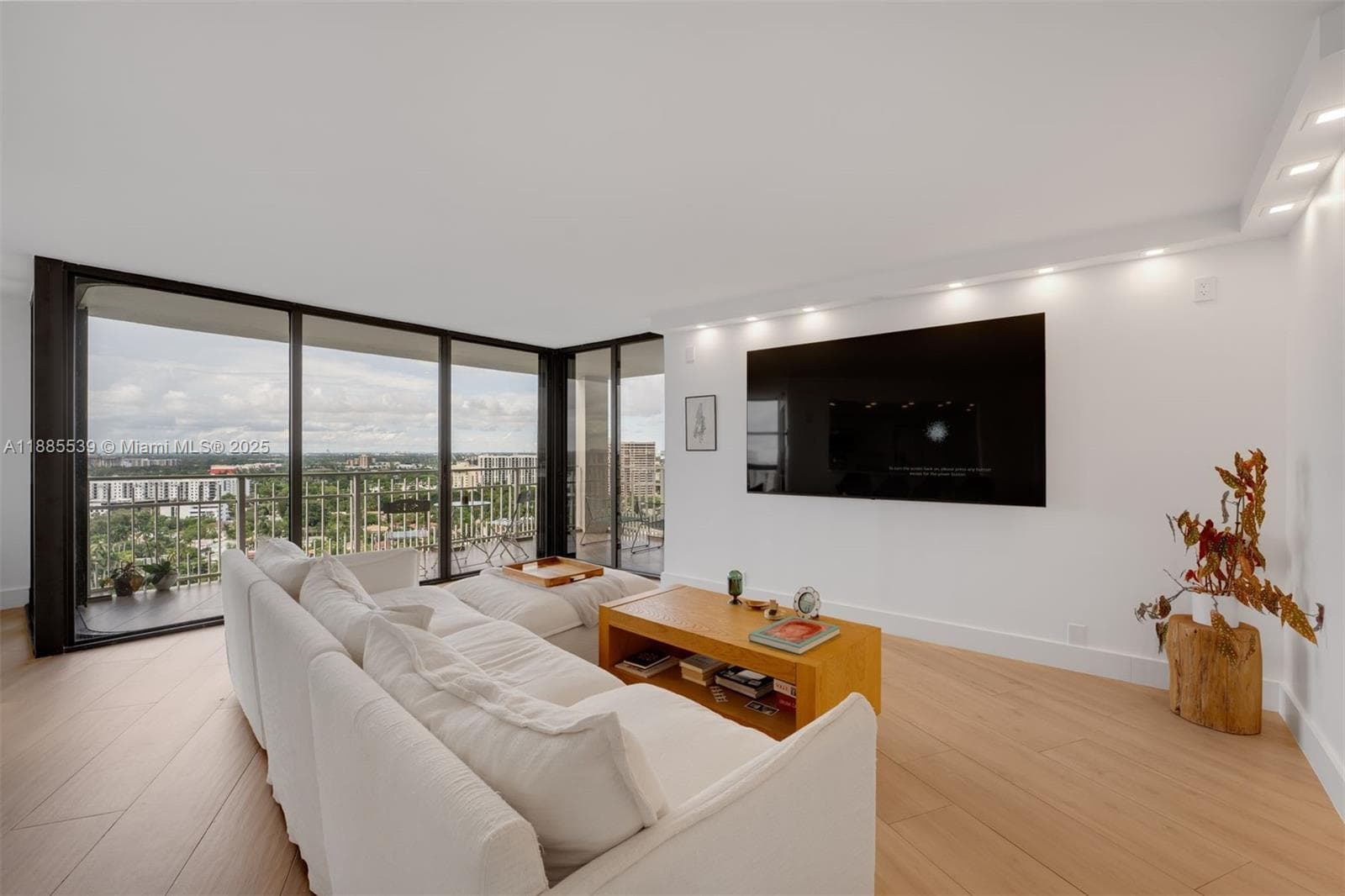 4000 Towerside Ter # 2211, Miami, FL 33138 — zdjęcie 2