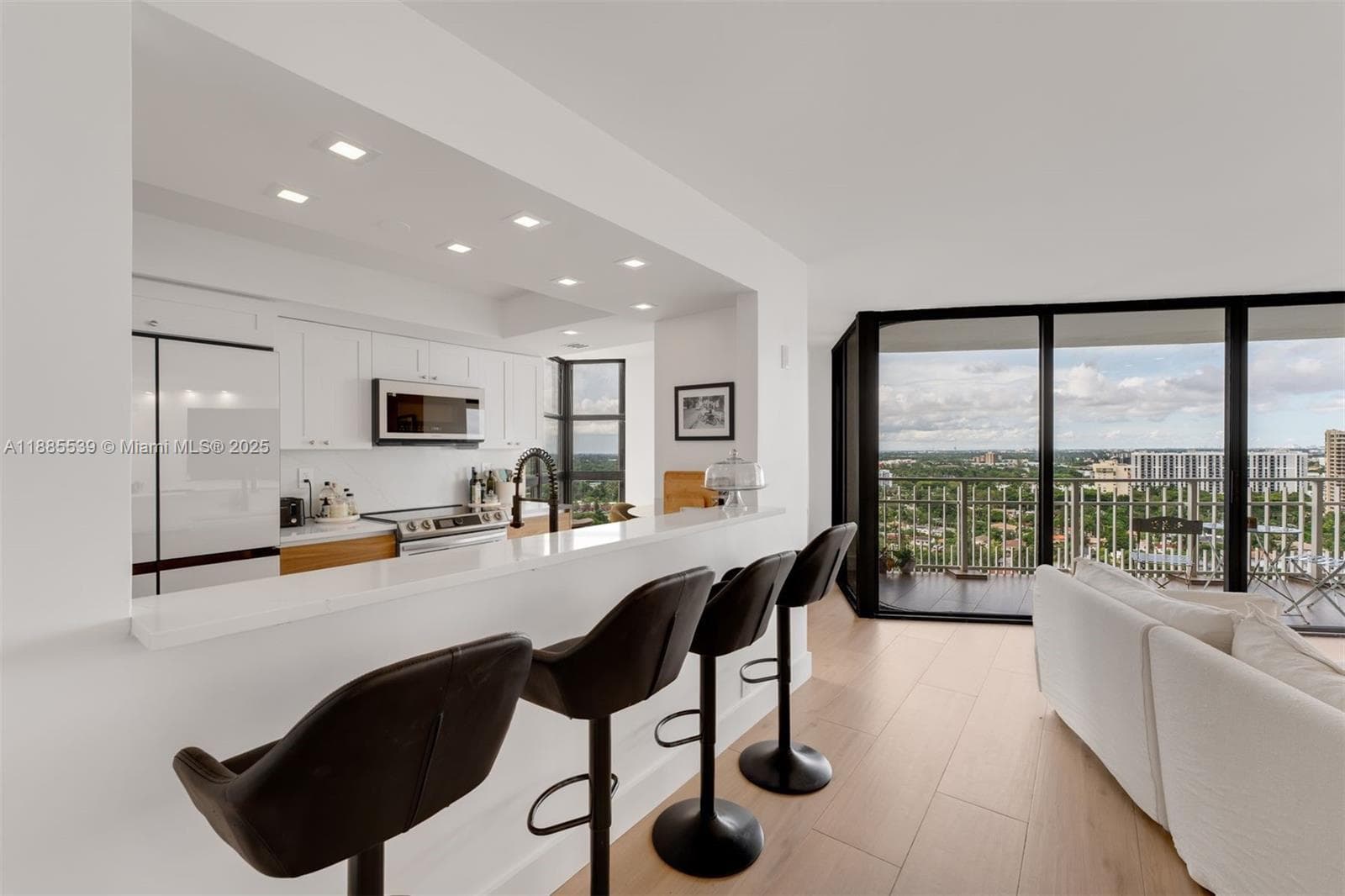 4000 Towerside Ter # 2211, Miami, FL 33138 — zdjęcie 5