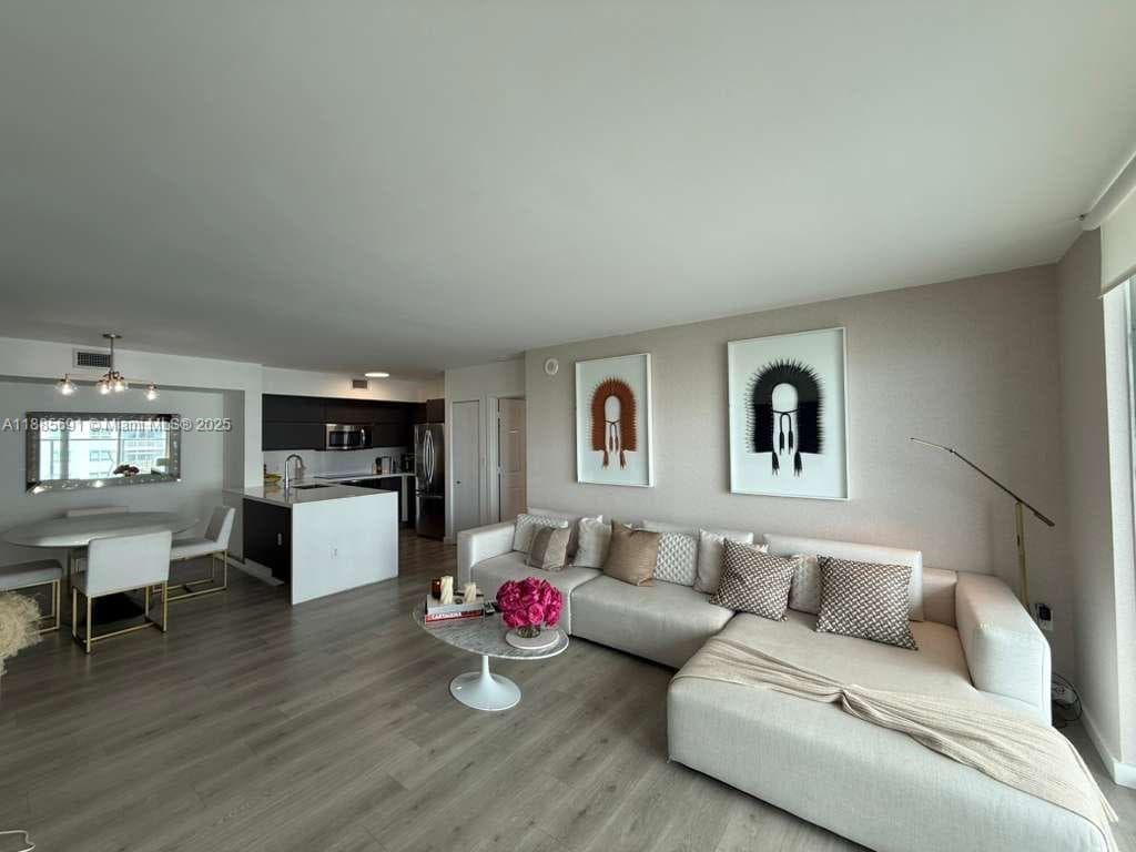 1155 Brickell Bay Dr # 1408, Miami, FL 33131