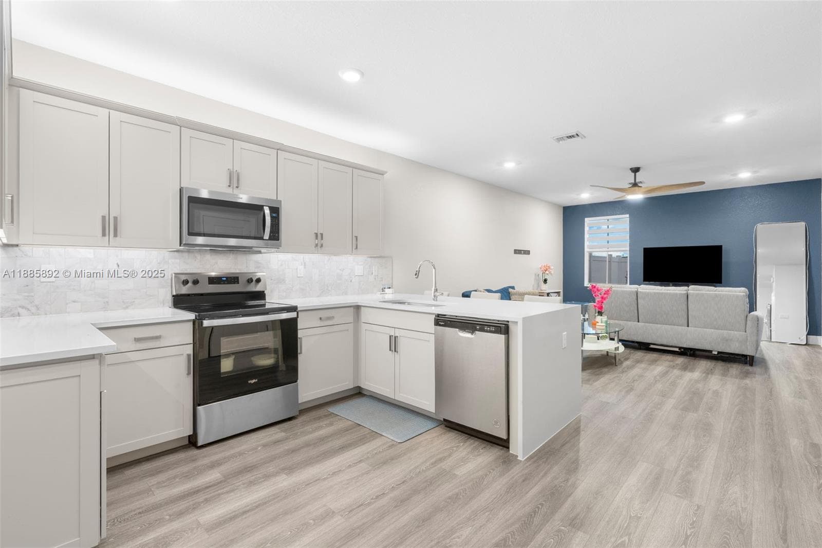 110 SW 171st Way, Pembroke Pines, FL 33027 — zdjęcie 5